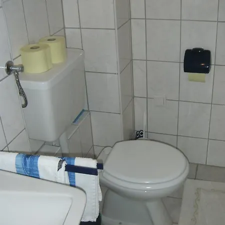 Ferienwohnung & Gastezimmer Familie Englstorfer *