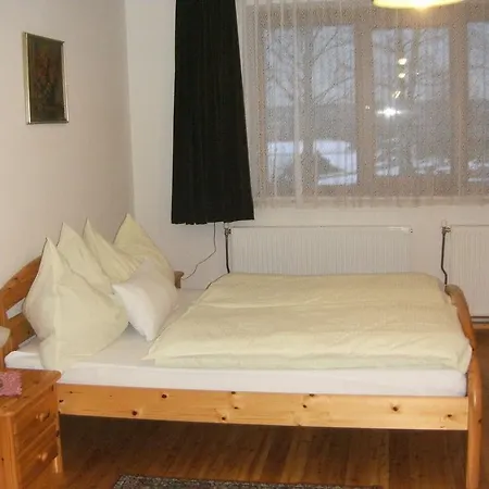 Ferienwohnung & Gastezimmer Familie Englstorfer * Burgau
