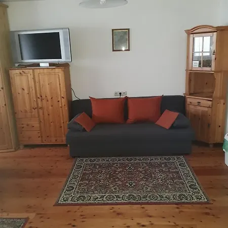 ゲストハウス Ferienwohnung & Gastezimmer Familie Englstorfer Burgau
