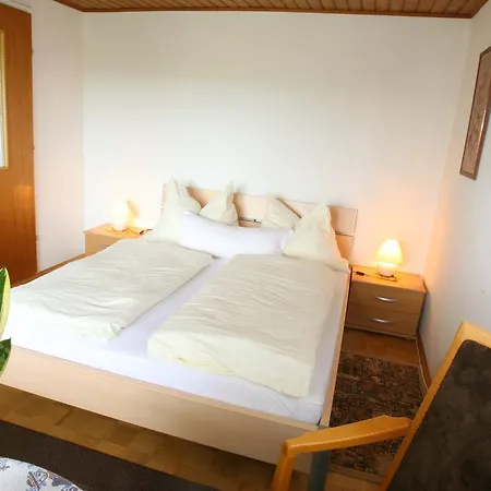 Ferienwohnung & Gastezimmer Familie Englstorfer *